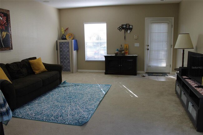 Building Photo - 5815 Fishhawk Ridge Dr