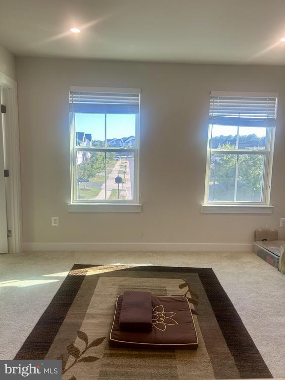Building Photo - 105 Cabbage White Dr