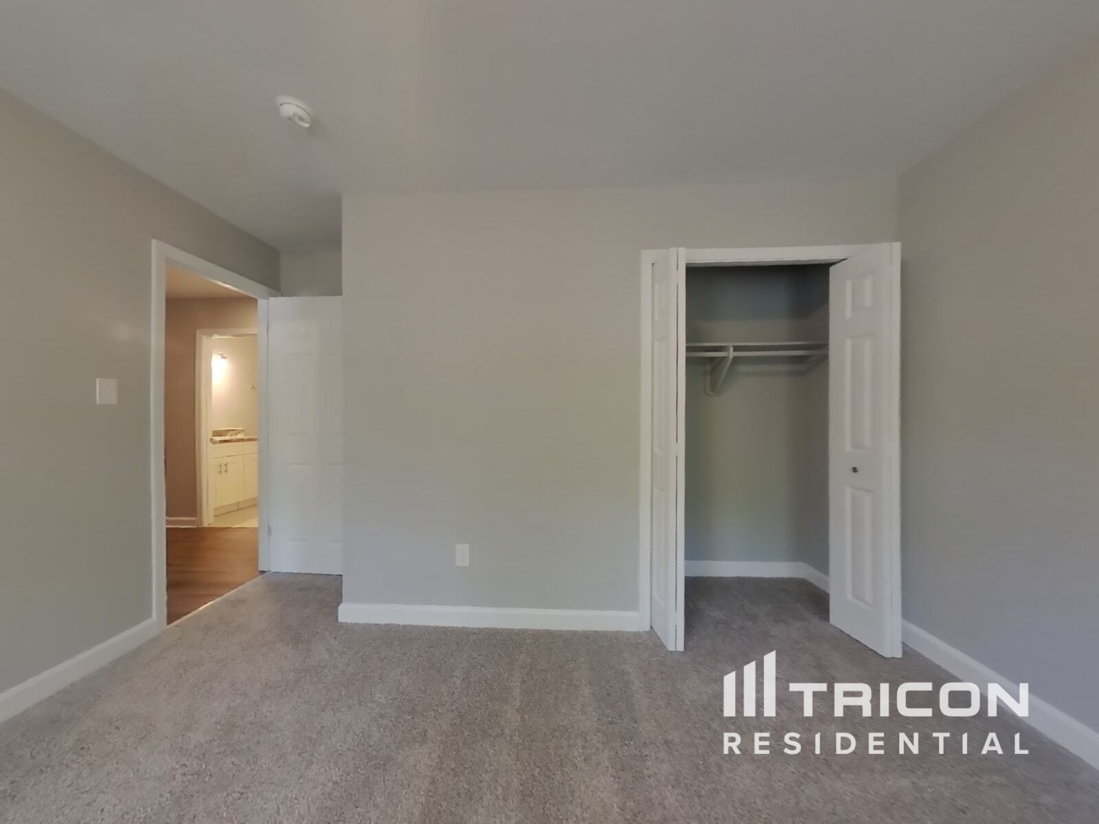 Building Photo - 9414 Victoria Dr