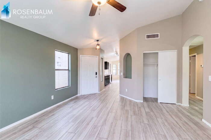 Building Photo - 2262 E Arabian Dr