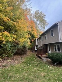 Building Photo - Charming 2BD/1BA Townhome in Burlington’s New North End