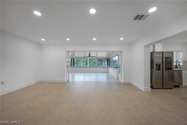 Building Photo - 27381 Voyageur Dr