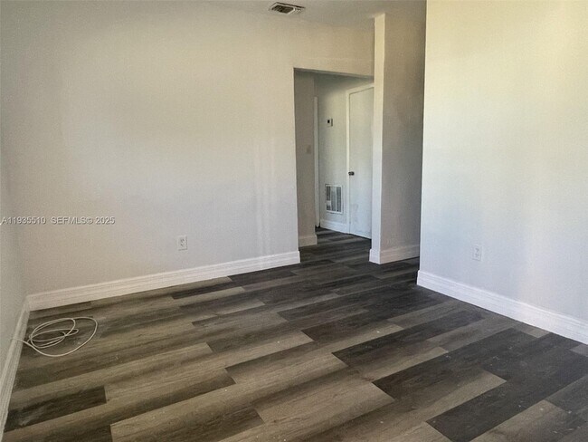 Building Photo - 2247 Simms St