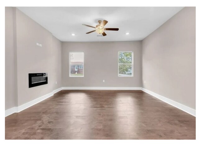Building Photo - Fully Renovated Ranch-Style Home with Mode...