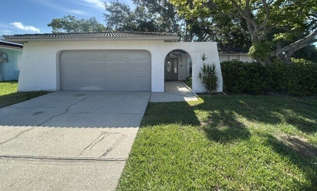 Building Photo - 3/2 available now! Welcome home!