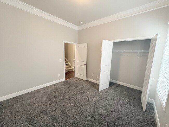 Building Photo - 676 Scarlet Baby Dr