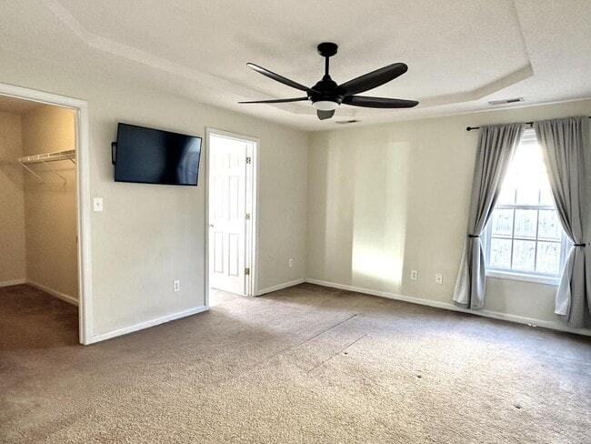 Building Photo - 4418 Clifton Dr