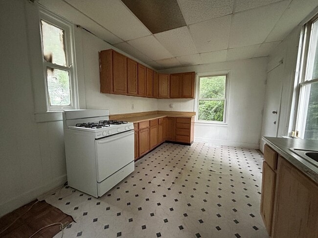 Building Photo - 1910 Fairmount Ave