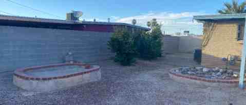 Building Photo - 1021 W Edgewater Dr
