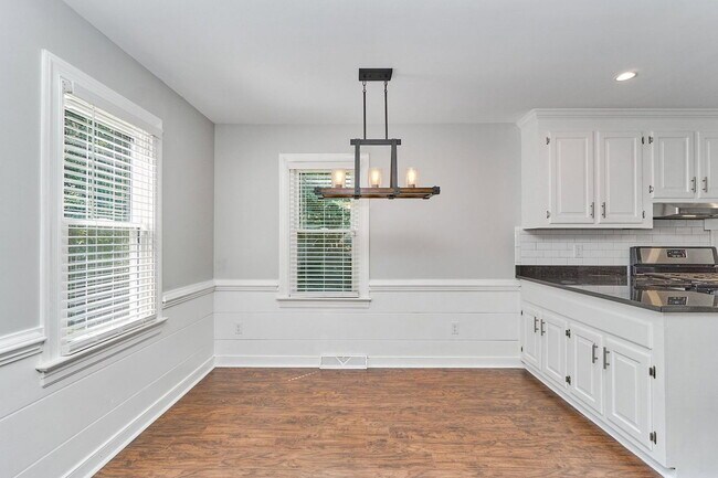 Building Photo - 9395 Blacksmith Dr
