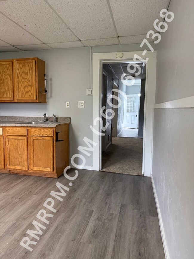 Building Photo - 641 Byron St