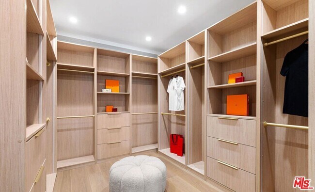 Building Photo - 2565 Patricia Ave