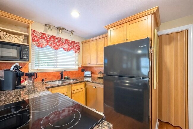 Building Photo - 100 Water St