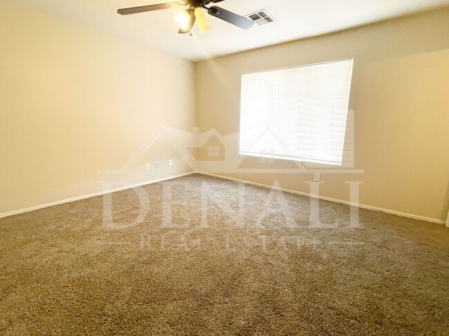 Building Photo - 8930 W Catalina Dr