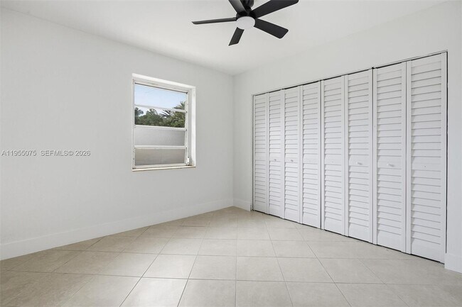 Building Photo - 2445 SW 18th St