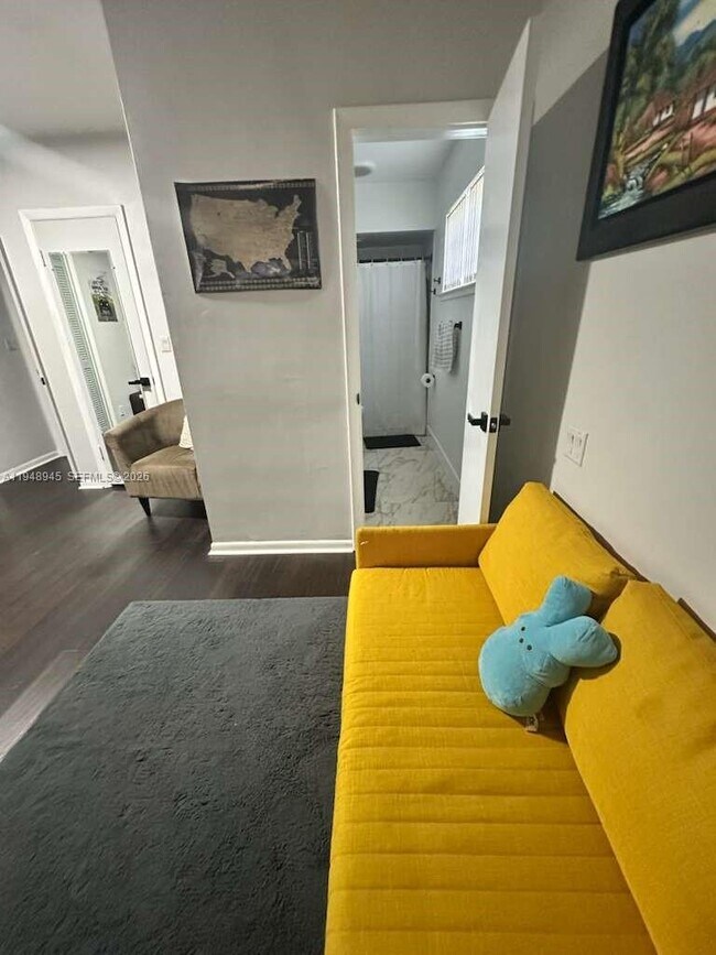 Building Photo - 2827 McKinley St