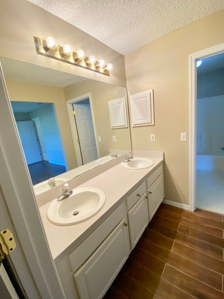 Building Photo - 921 Shenandoah Ave