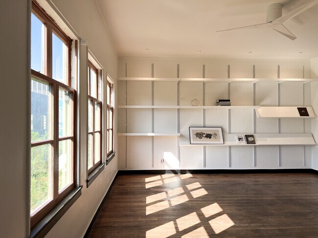 Building Photo - 234 Columbia Pl