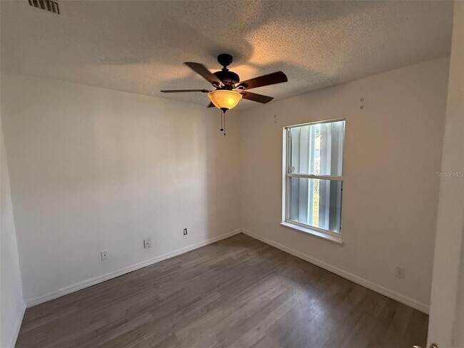 Building Photo - 607 Basingstoke Ct