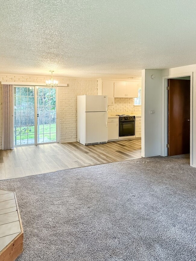 Building Photo - 10312 13th St Ct E