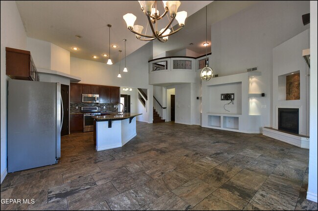Building Photo - 5649 Valley Maple Dr