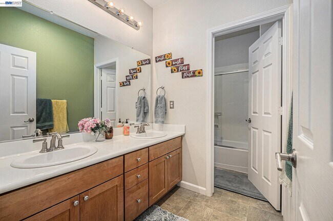 Building Photo - 355 Pebble Beach Dr