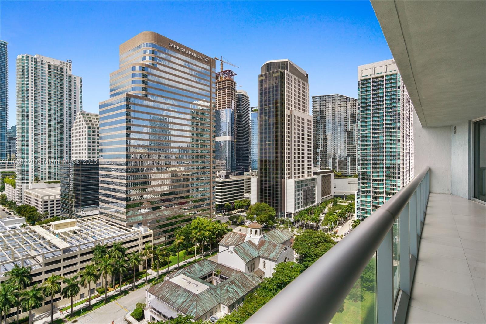 Building Photo - 495 Brickell Ave