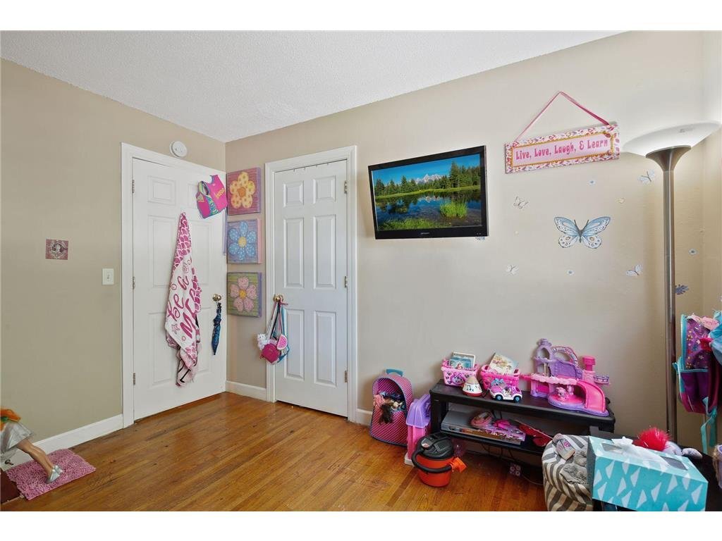 Building Photo - 3829 Lake Dr