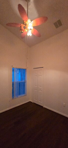 Building Photo - 990 Kenbar St