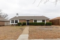 Building Photo - 824 Middle Cove Dr