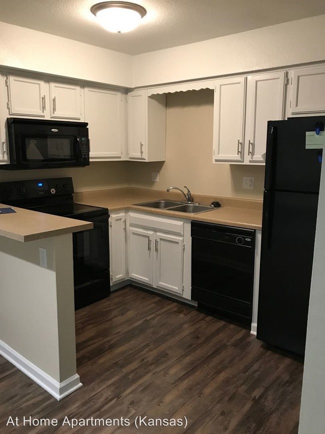 Building Photo - 7620 Shawnee Mission Pkwy