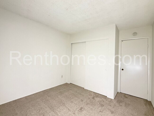 Building Photo - 2764 Meadow Lark Dr