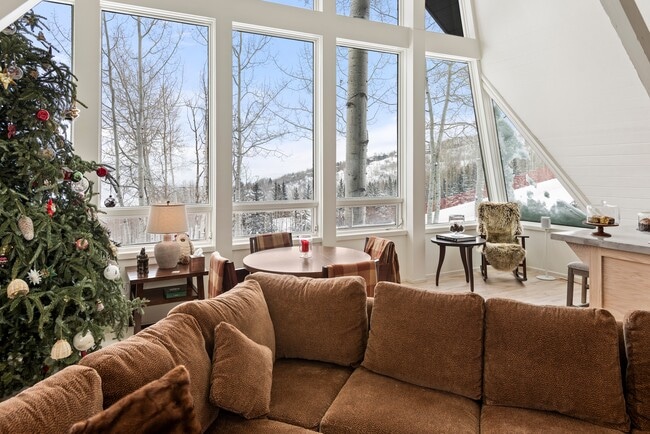 Building Photo - 126 Edgewood Ln