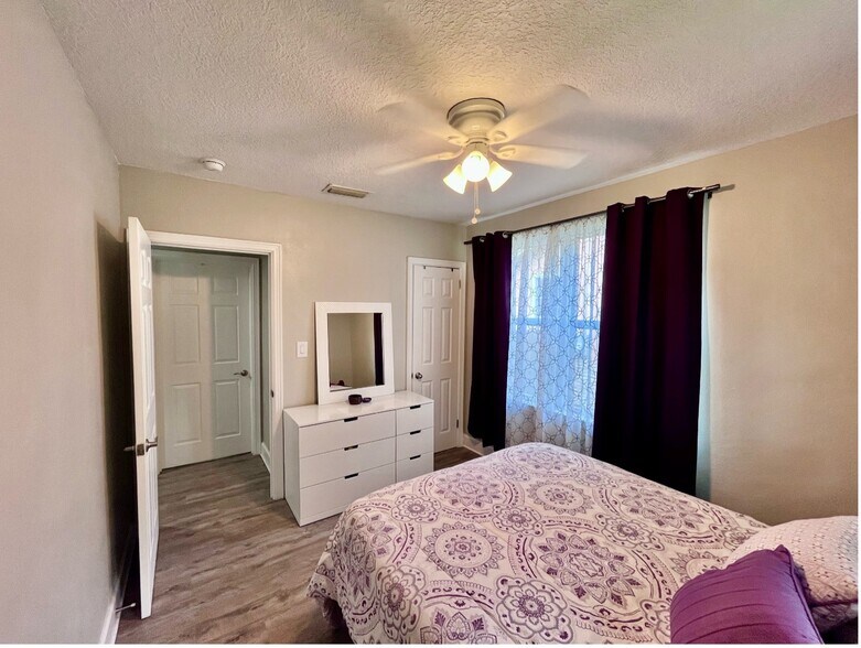 Building Photo - 4648 Cardinal Blvd