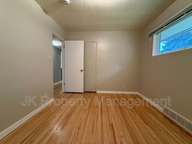 Building Photo - 1726 Alder Dr