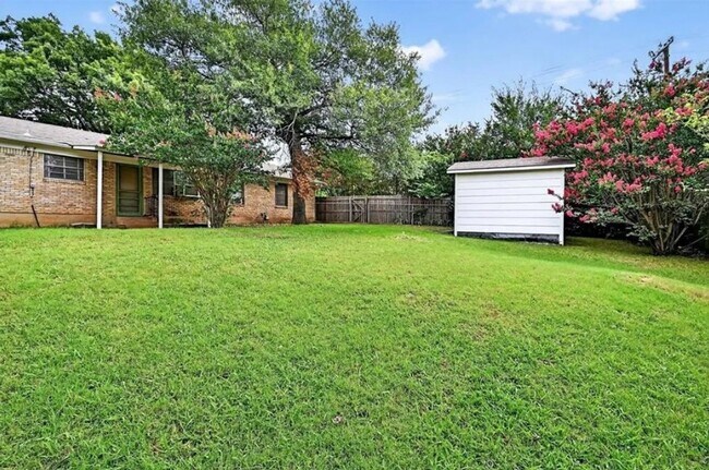 Building Photo - Charming 3BR House in Sherman