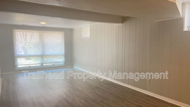 Building Photo - 6109 N Broadway