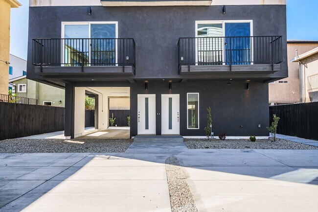 Building Photo - Luxury 2026 Townhomes with Massive Bedrooms + Decks with Views