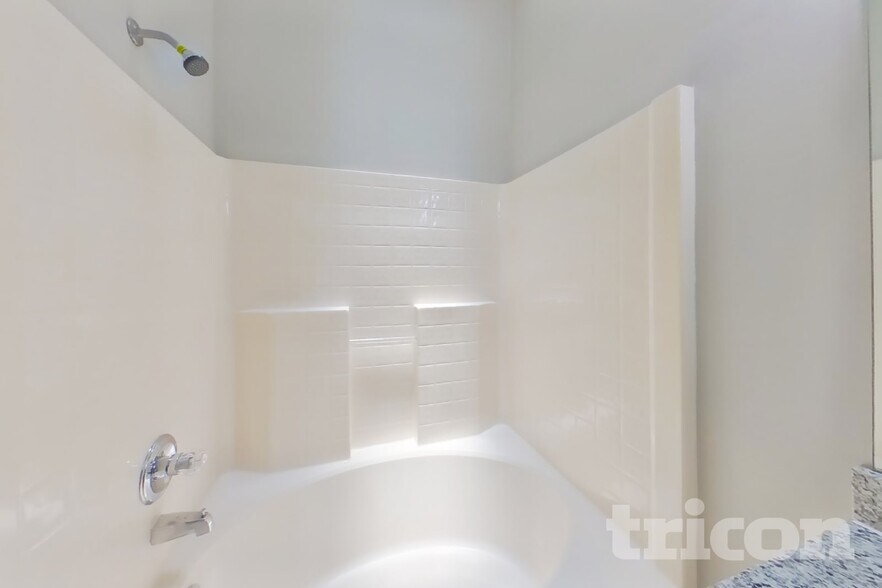 Building Photo - 17128 Woodcrest Way