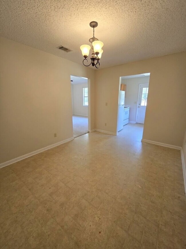 Building Photo - 1488 Flo Zechman Dr