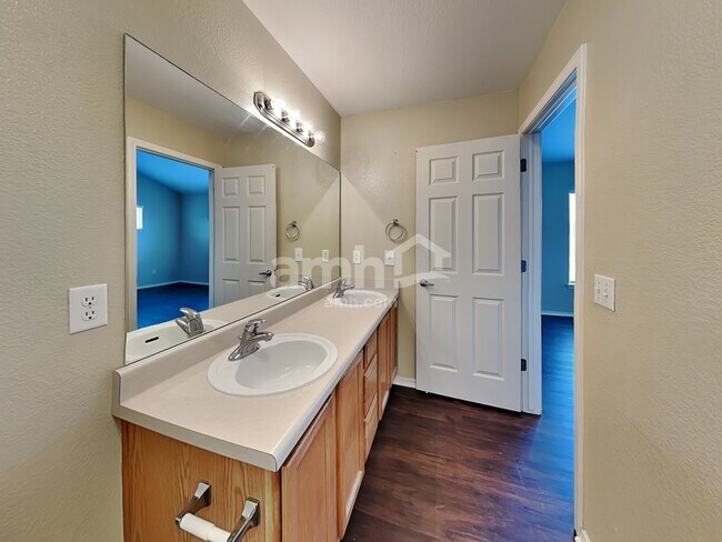 Building Photo - 1373 S Quintero Way