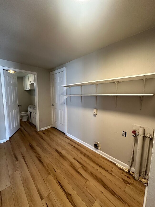 Building Photo - $1,100.00 MOVE-IN-SPECIAL