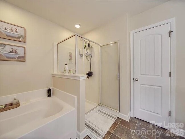 Building Photo - 5657 Tipperlinn Way