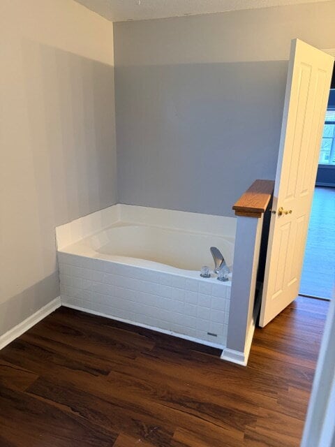 Building Photo - "Charming 4-Bed Oasis on Kidwell Court – Spacious Living with 2.5 Baths in Indianapolis!"