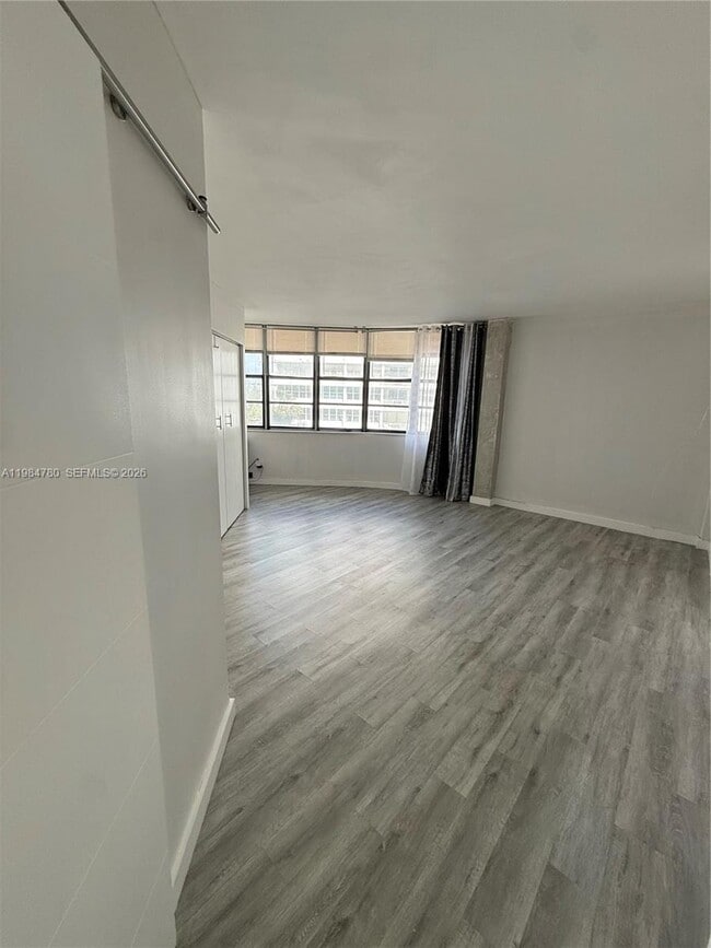 Building Photo - 1825 S Ocean Dr