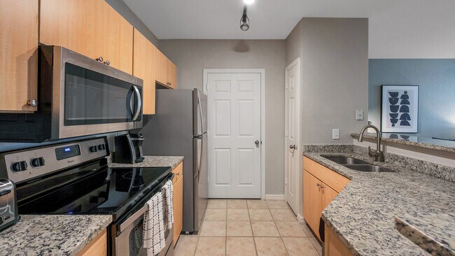 Building Photo - 3751 Pine Ridge Blvd