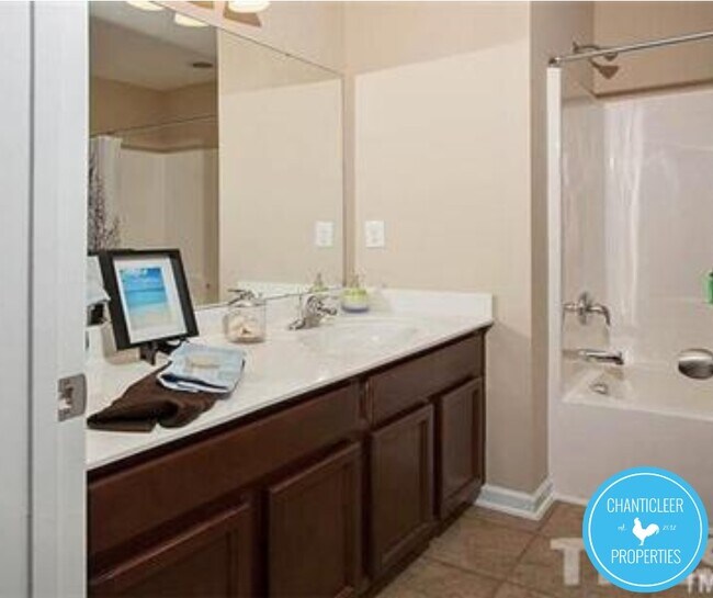 Building Photo - 1037 Grand Ridge Dr