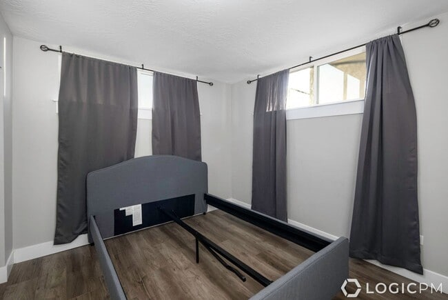 Building Photo - Stunning Single Family Home In Amazing Mou...
