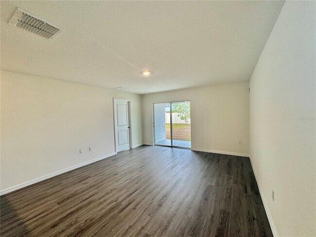 Building Photo - 36015 Sunflower Hl Dr