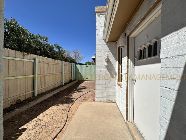 Building Photo - 1643 N Sonoita Ave